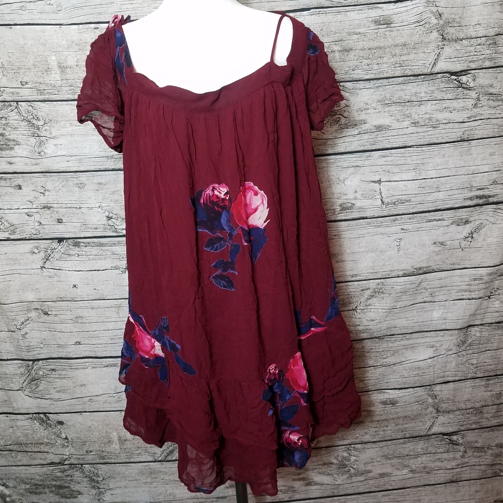 lucky brand Floral Dress Size Small.Pit to pit approx:  22 inches Right shoul